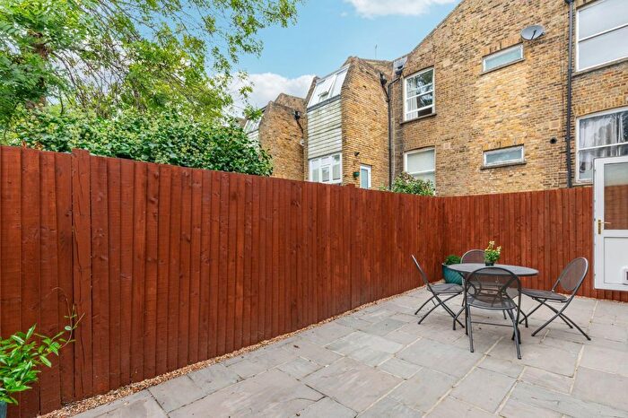 1 Bedroom Flat To Rent In Foster Court, A Clapham Park Road, SW4