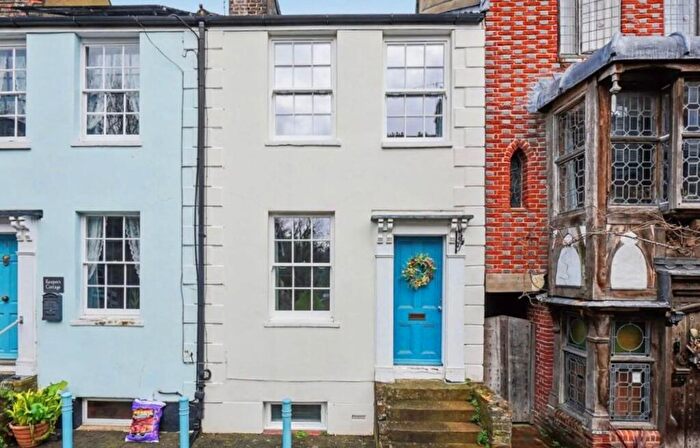 2 Bedroom Terraced House For Sale In High Street, Upnor, ME2