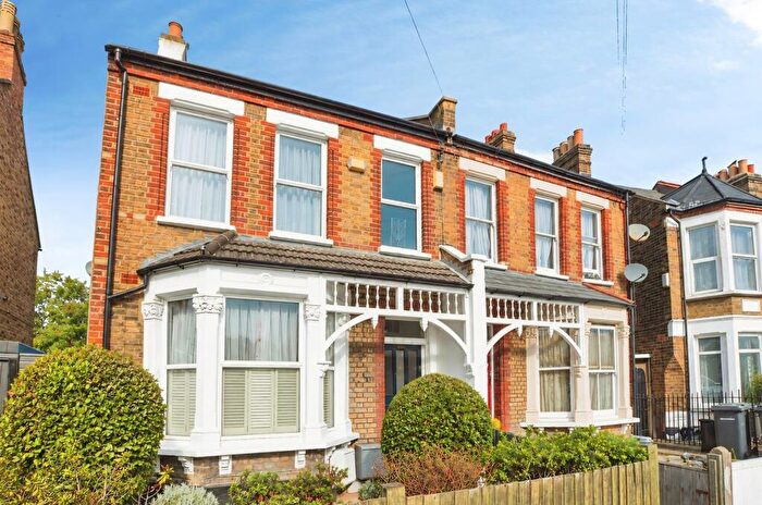 3 Bedroom Apartment For Sale In Albacore Crescent, London, SE13