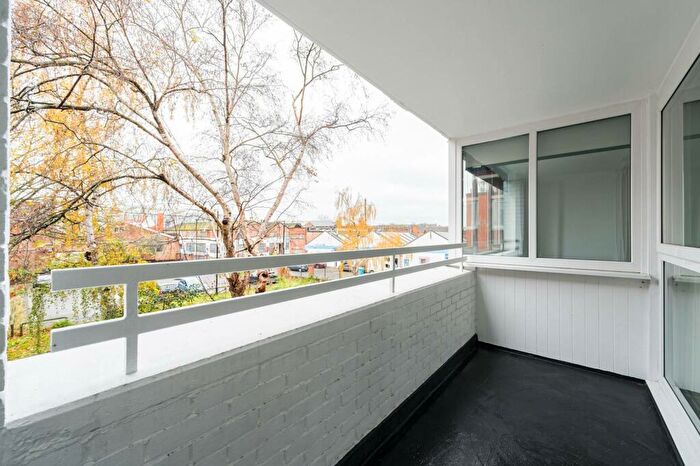 3 Bedroom Flat To Rent In Tiverton Road, Harringay, London, N15