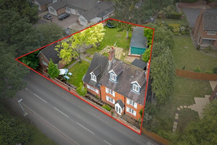 4 Bedroom Detached House For Sale In Kelsey Lane, Balsall Common, Coventry, CV7