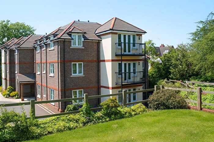 2 Bedroom Flat To Rent In Godalming, Surrey, GU7
