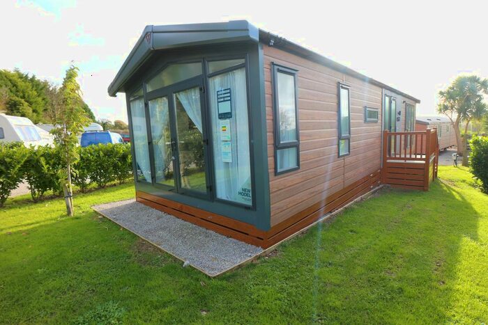 2 Bedroom Mobile/park Home For Sale In Greenbottom, Chacewater, Truro, TR4