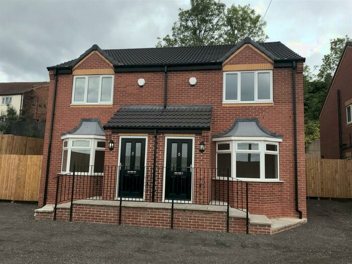 3 Bedroom Semi-Detached House To Rent In Carr Hill Court, Doncaster, DN4