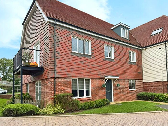 2 Bedroom Apartment For Sale In Swallow Rise, Haywards Heath, RH17