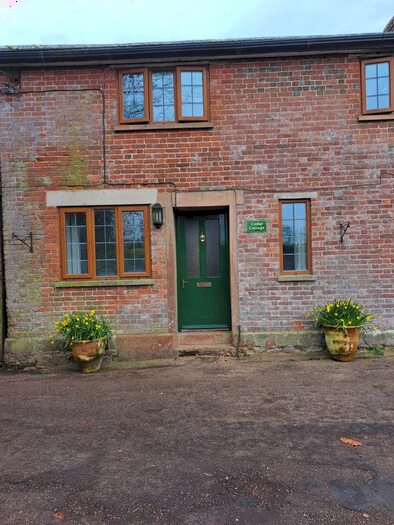 2 Bedroom Cottage To Rent In Nutwell Road, Exmouth, EX8
