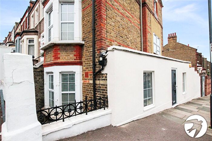 1 Bedroom Flat For Sale In Piedmont Road, Plumstead, SE18