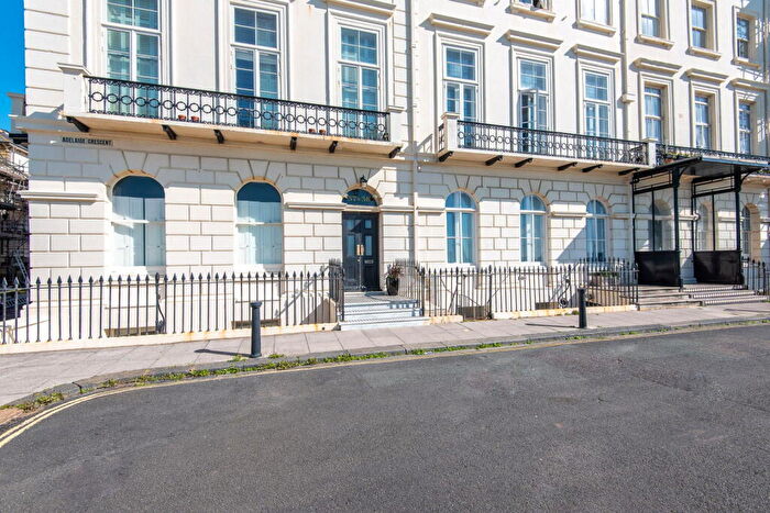1 Bedroom Flat For Sale In Adelaide Crescent, Hove, BN3