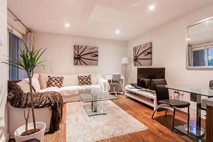 2 Bedroom Flat To Rent In Bromyard Avenue, London, W3