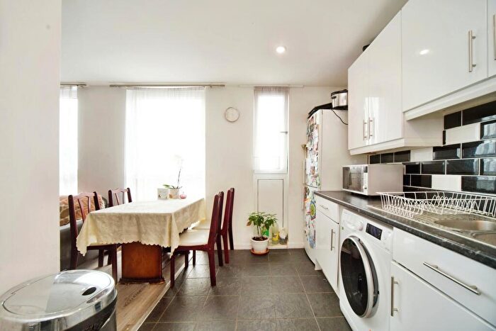 2 Bedroom Flat For Sale In Coppermill Heights, Ferry Lane, London, N17