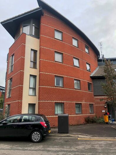 2 Bedroom Flat To Rent In Lewin Terrace, Bedfont, Feltham TW14