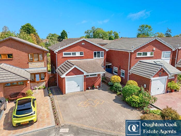 3 Bedroom Detached House For Sale In Claremont Close, Bulkington, CV12