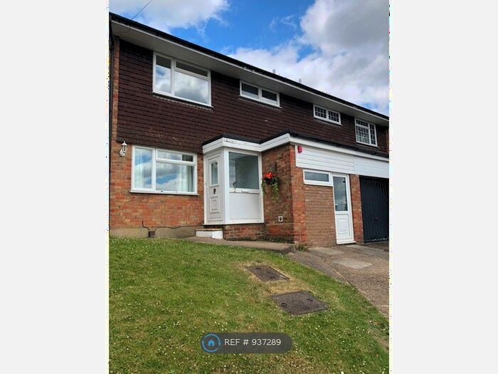 3 Bedroom Terraced House To Rent In Lyle Close, Rochester, ME2