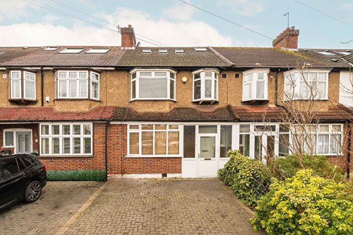 4 Bedroom Property To Rent In Buckleigh Avenue, London, SW20