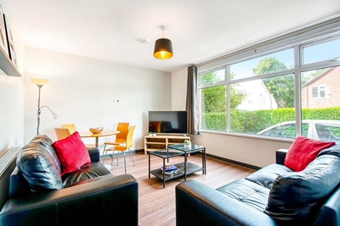 4 Bedroom House To Rent In Estcourt Terrace, Leeds, LS6