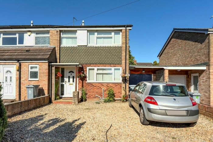 3 Bedroom Semi-Detached House To Rent In Witney, Oxfordshire, OX28