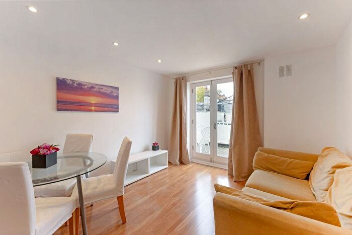1 Bedroom Flat To Rent In Leinster Gardens, Bayswater, W2