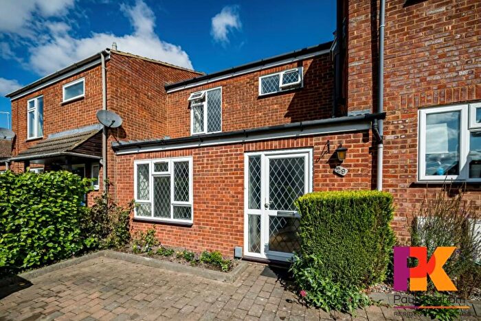 3 Bedroom Terraced House To Rent In Elizabeth Drive, Tring, HP23