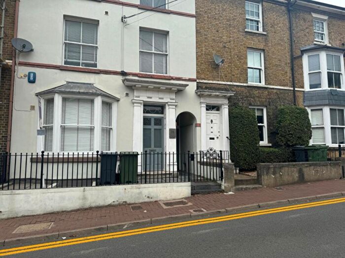 1 Bedroom Apartment To Rent In Brewer Street, Maidstone, ME14