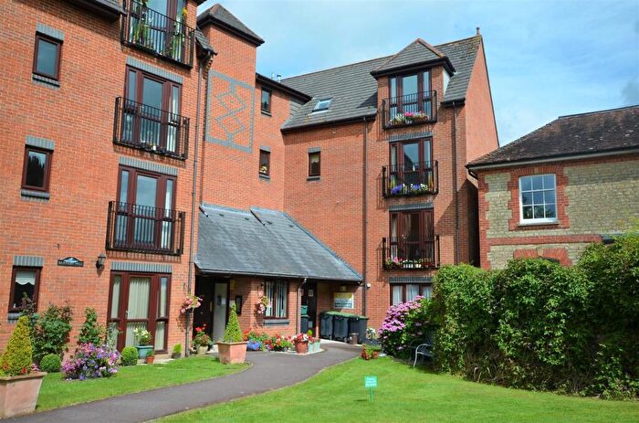 2 Bedroom Retirement Property For Sale In Barnaby Mead, Gillingham, SP8