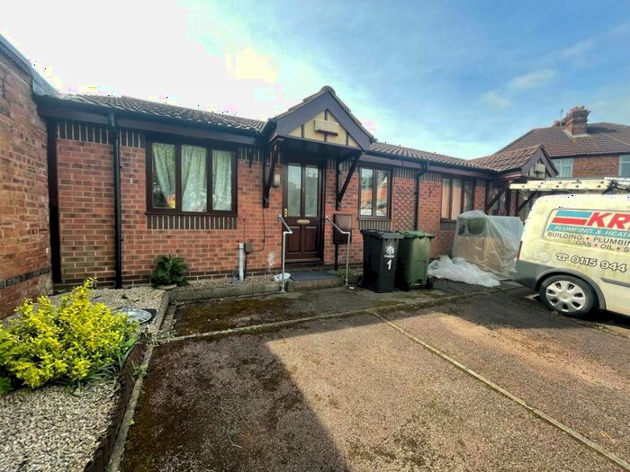 2 Bedroom Bungalow To Rent In Black Swan Close, NG5