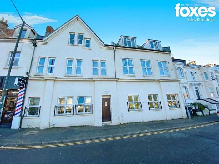 2 Bedroom Flat To Rent In - The Triangle, Bournemouth, Dorset, BH2