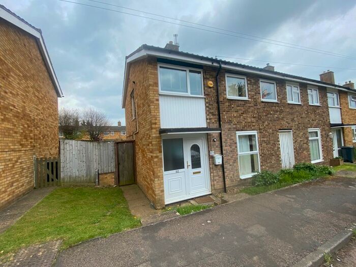 3 Bedroom House To Rent In Chertsey Rise, SG2