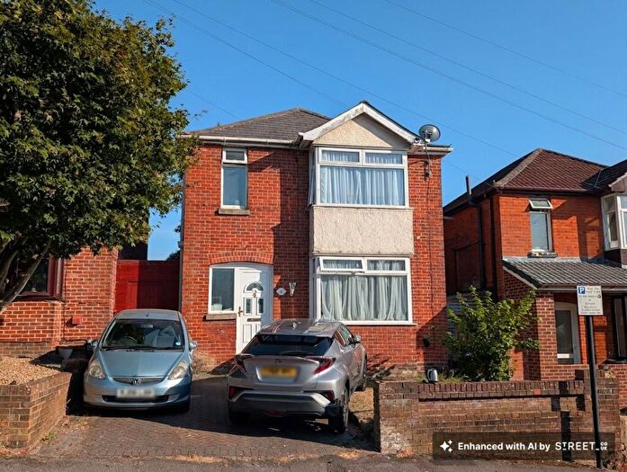3 Bedroom Detached House To Rent In Norham Avenue, Southampton, SO16