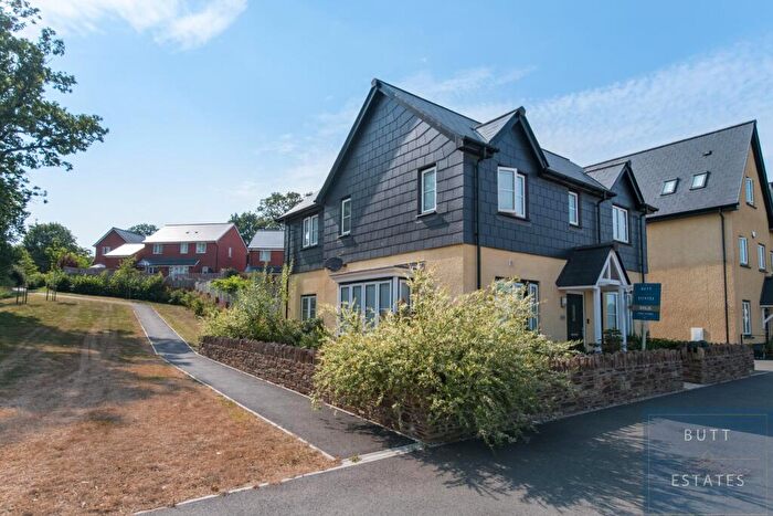 4 Bedroom Detached House For Sale In Coaker Road, Exeter, EX1