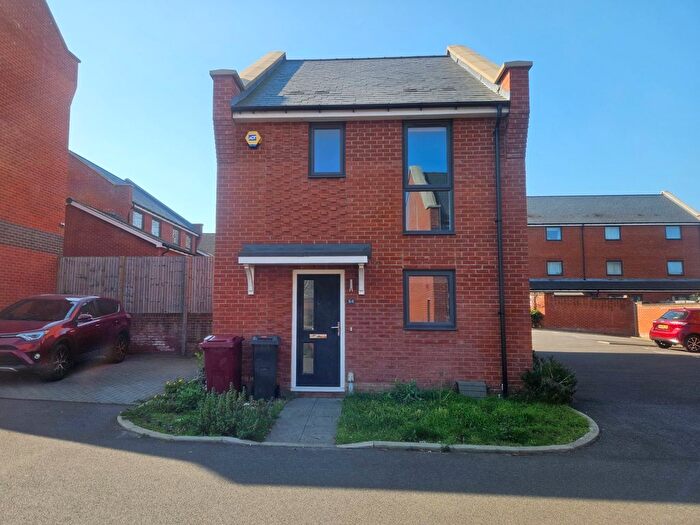 3 Bedroom Detached House For Sale In Nightingale Way, Reading, Berkshire, RG30