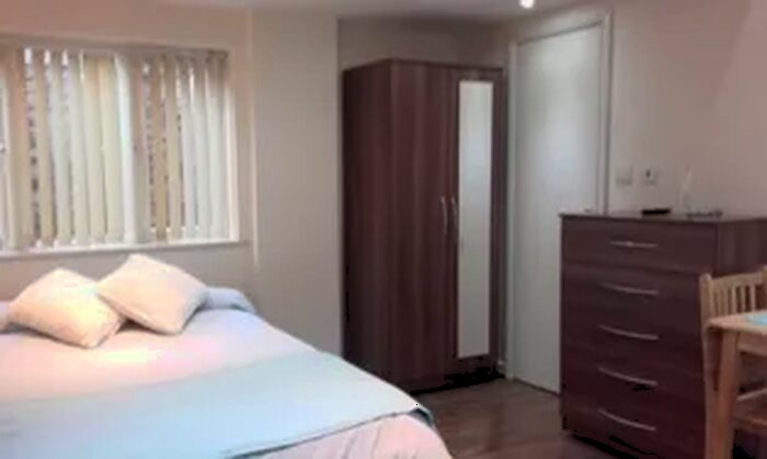 1 Bedroom House To Rent In Ash Grove, London, NW2