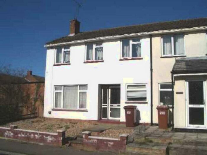 3 Bedroom House To Rent In Cherry Way, Hatfield, AL10
