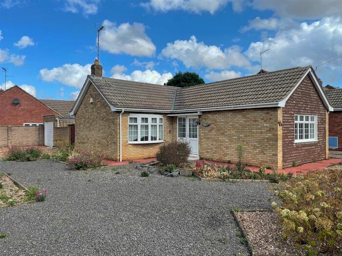 2 Bedroom Detached Bungalow To Rent In Windermere Way, Gunthorpe, Peterborough, PE4