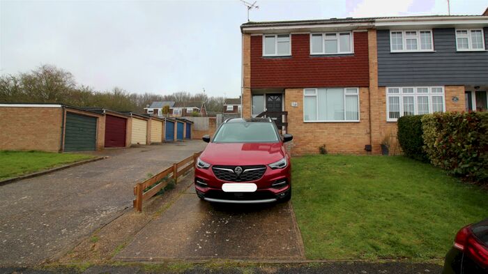 3 Bedroom House To Rent In Nuthatch Close, Billericay, CM11
