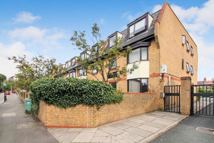 1 Bedroom Flat To Rent In Woodbridge House, Mornington Road, Leytonstone, London, E11