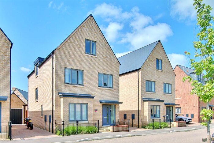 4 Bedroom Detached House For Sale In Ailwyn Road, St. Neots, PE19