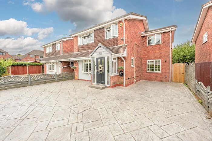 4 Bedroom Link Detached House For Sale In Sherrans Dell, Wolverhampton, WV4