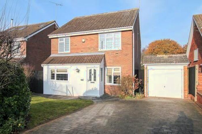 4 Bedroom Detached House To Rent In School Road, Kelvedon Hatch, Brentwood, CM15