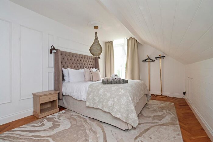 1 Bedroom Apartment For Sale In Tankerton Road, Whitstable, CT5