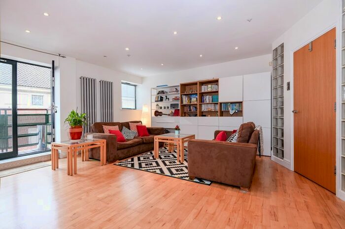 2 Bedroom Flat To Rent In Woodland Crescent, London, SE10