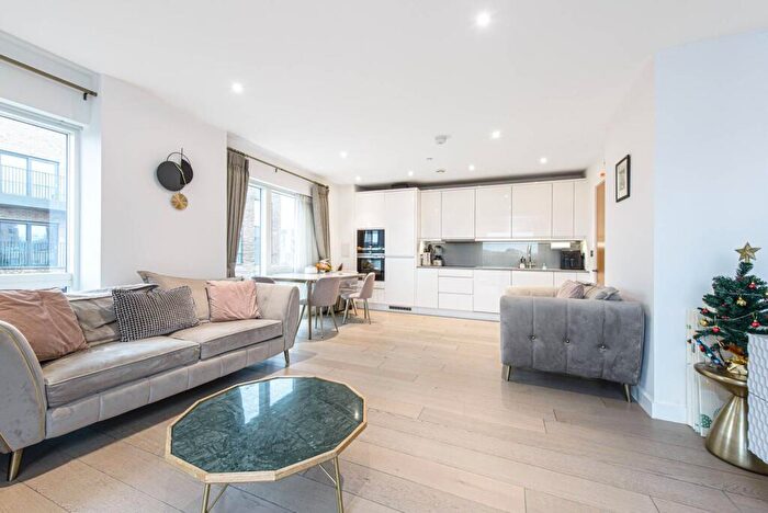 3 Bedroom Flat For Sale In Achill Close, Colindale, London, NW9
