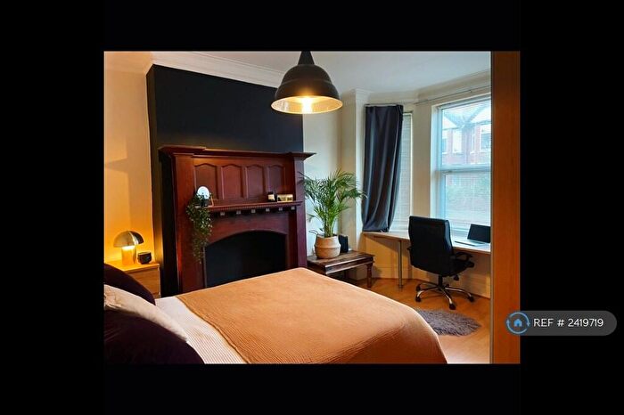 6 Bedroom Semi-Detached House To Rent In Collingwood Road, Manchester, M19