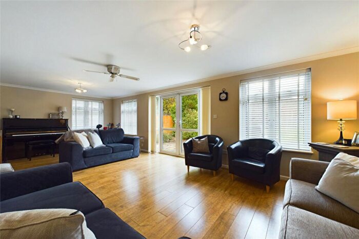 5 Bedroom Detached House For Sale In Reading Road, Winnersh, Wokingham, Berkshire, RG41
