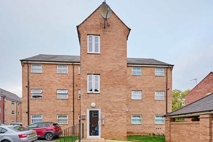 2 Bedroom Apartment To Rent In Dunster Close, Rugby, CV22