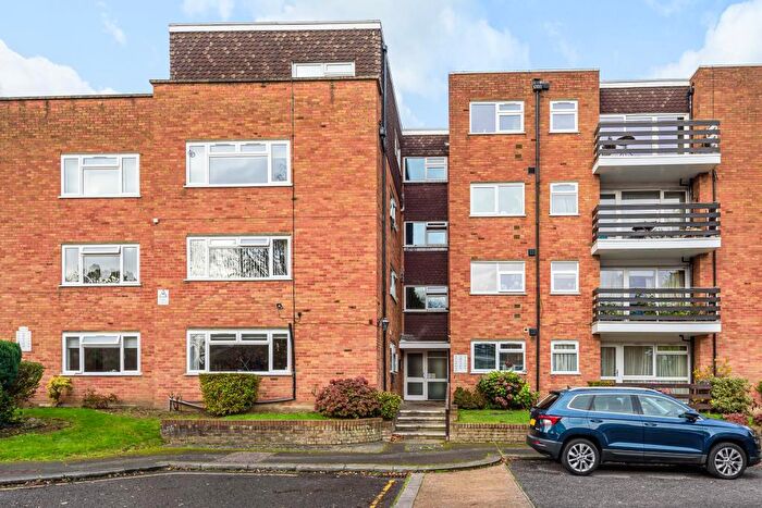 Flat To Rent In September Way, Stanmore, HA7