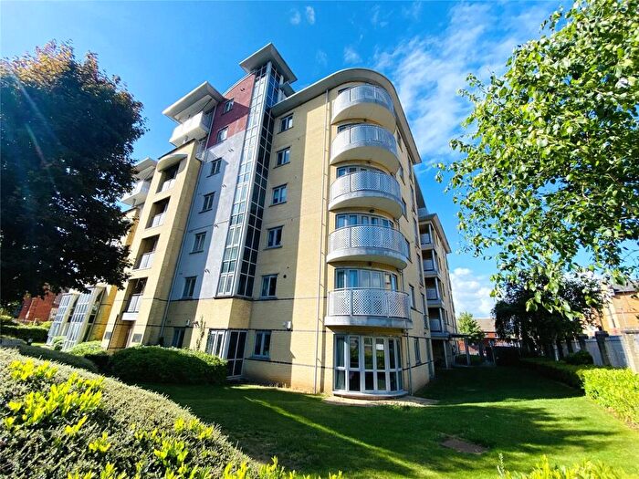 2 Bedroom Apartment To Rent In The Pinnacle, Kings Road, Reading, Berkshire, RG1
