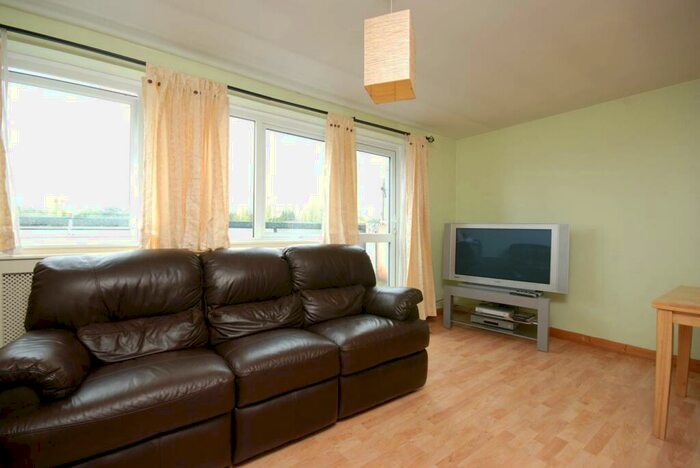 2 Bedroom Flat To Rent In East Finchley, East Finchley, London, N2