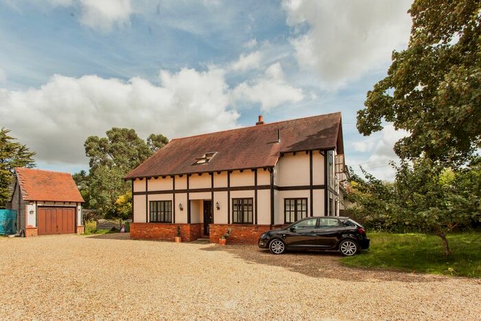 3 Bedroom Detached House For Sale In Hall Drive, Hardwick, Cambridge, Cambridgeshire, CB23