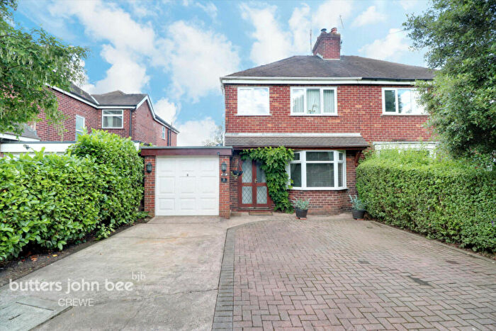 3 Bedroom Semi-Detached House For Sale In Warmingham Road, Crewe, CW1