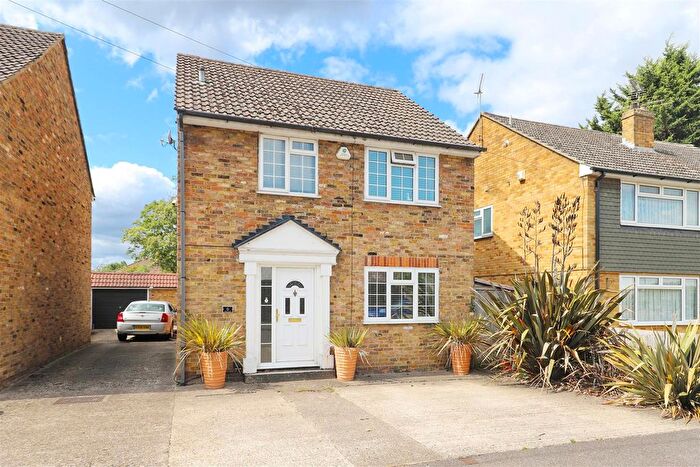 3 Bedroom Detached House For Sale In Wise Lane, West Drayton, UB7